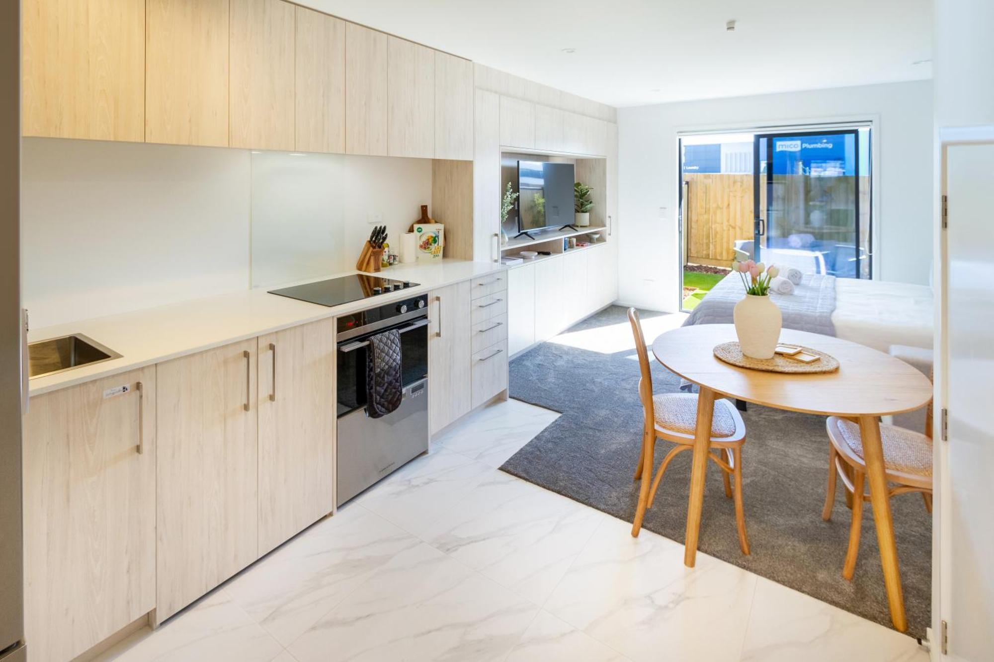 Downtown Delight: Studio At 8 Wilmer With Backyard Christchurch Exterior foto